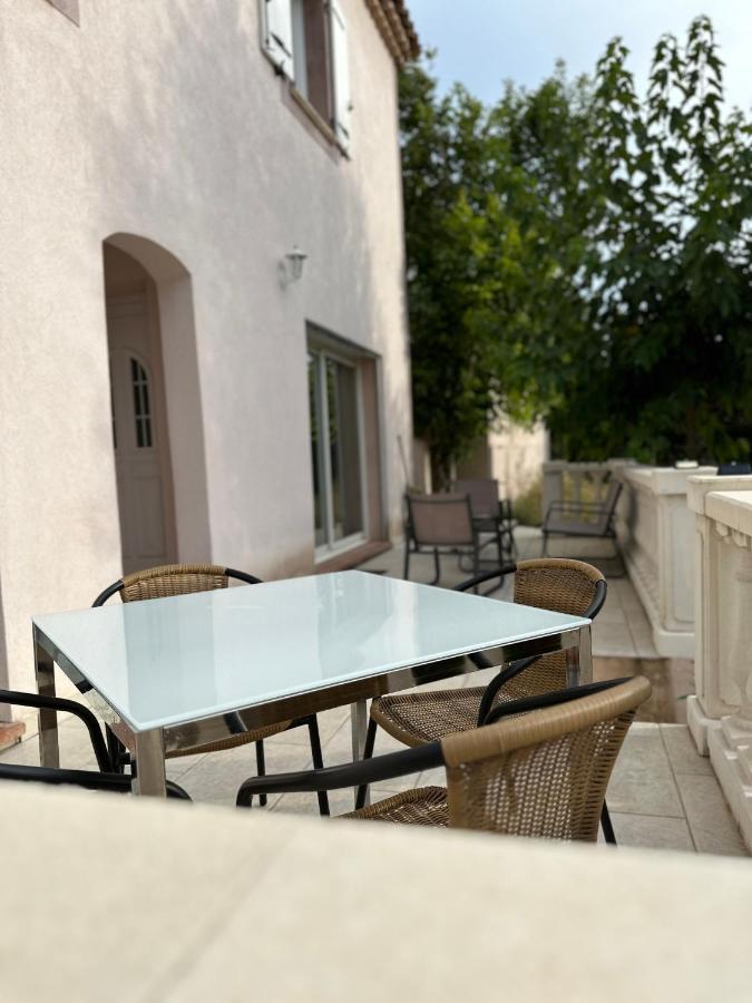 La Villa Du Rayol Saint Maximin Esterno foto